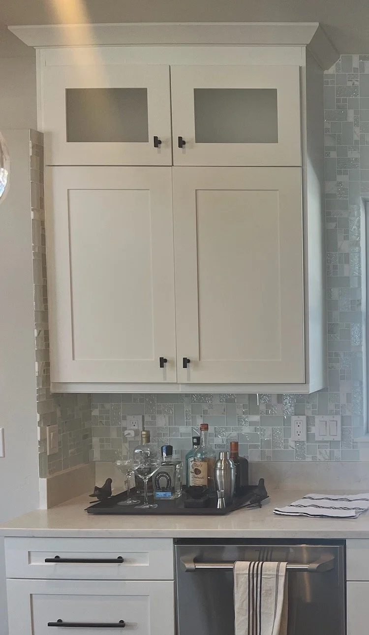 Backsplash Before.JPG