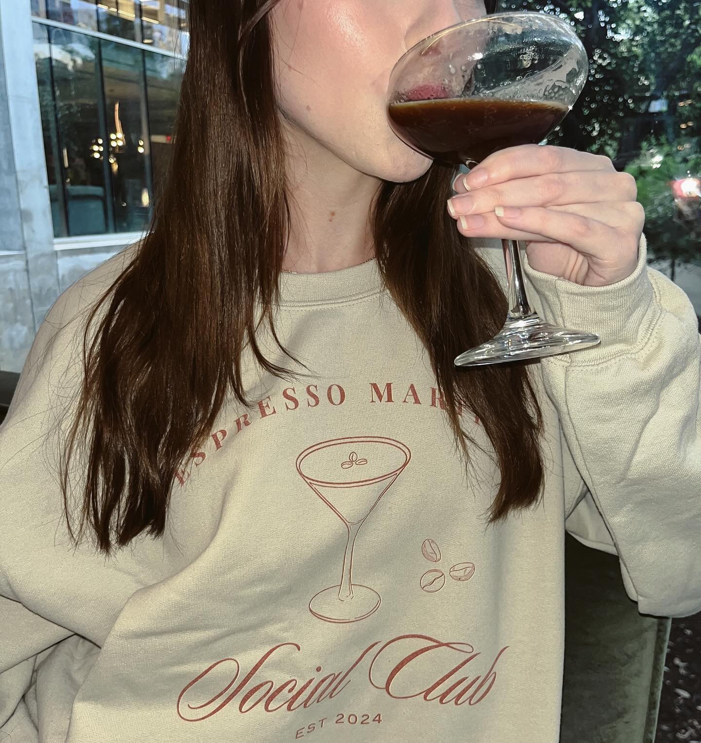 ESPRESSO MARTINI SOCIAL CLUB⚡️🍸☕️ How cute are these crewnecks?! 

Perfect for bach parties, birthdays, or espresso tini lovers 🥳💌 Click the link in bio to shop!

#thebachplan #bachelorettebags #bachelorettethemes #bachelorettepartyideas #bachelor