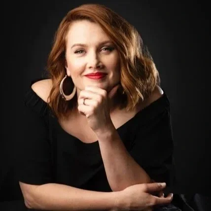 Clare%2BBowditch%2Binterview%2BExtraordinary%2BRoutines.webp