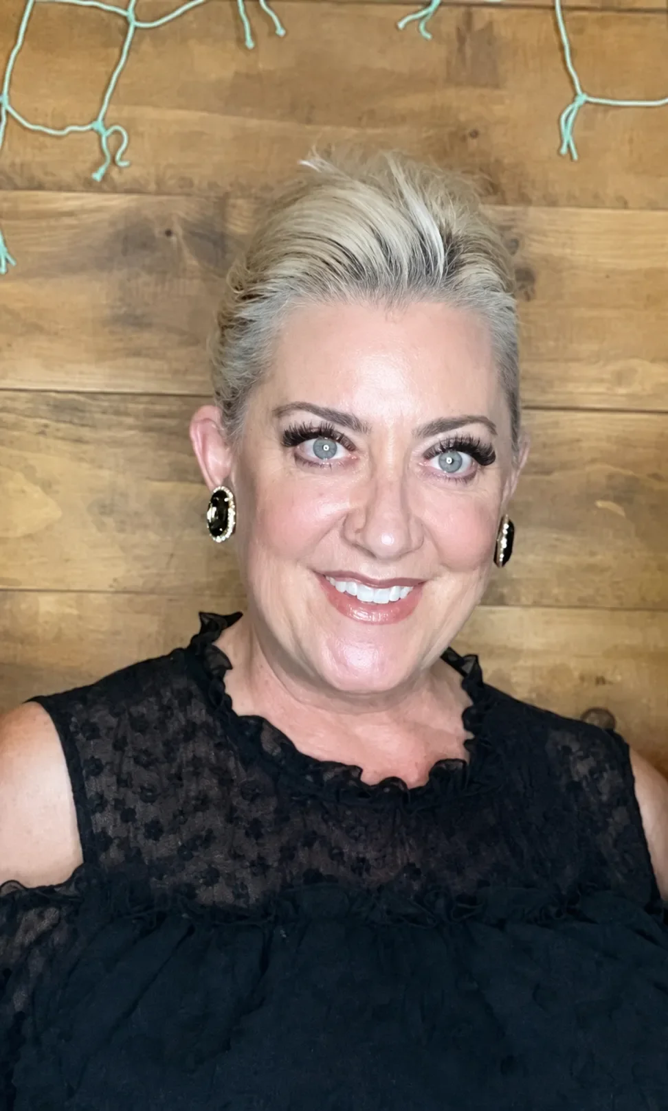 Nikki Downard, Licensed Cosmetologist
