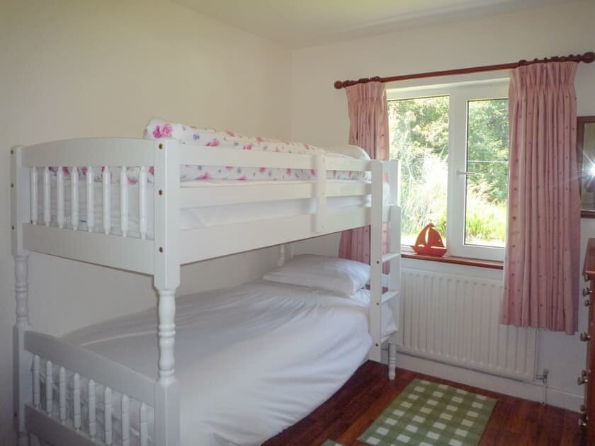 bunk 2nd bedroom.jpg