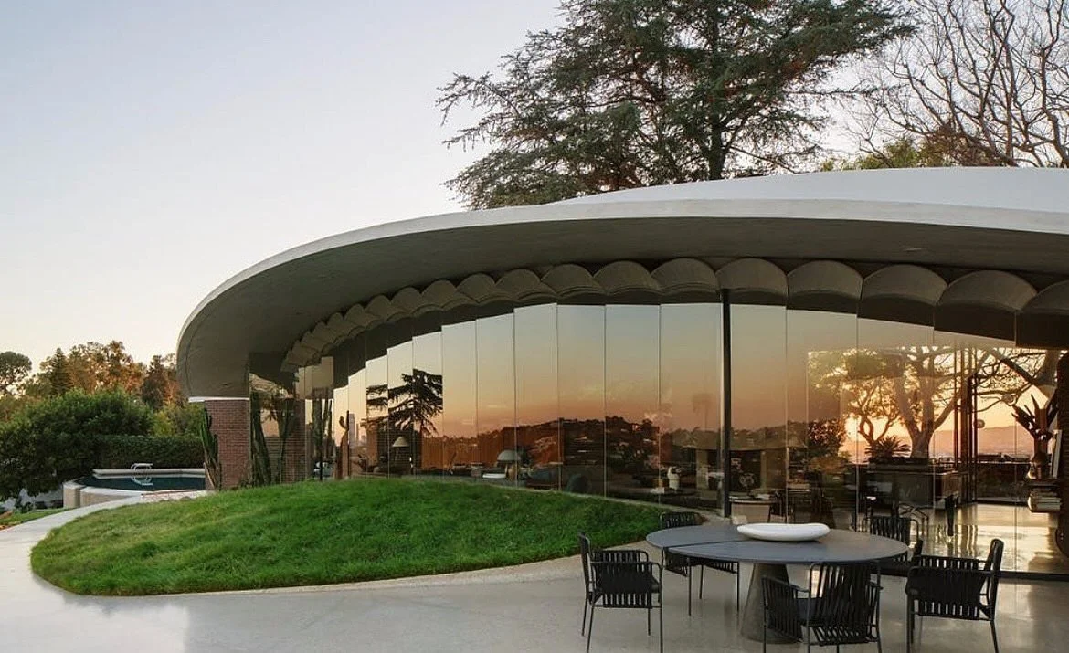 Silvertop Reiner-Burchill Residence by the legendary  John Lautner @lautnerfoundation 🛸