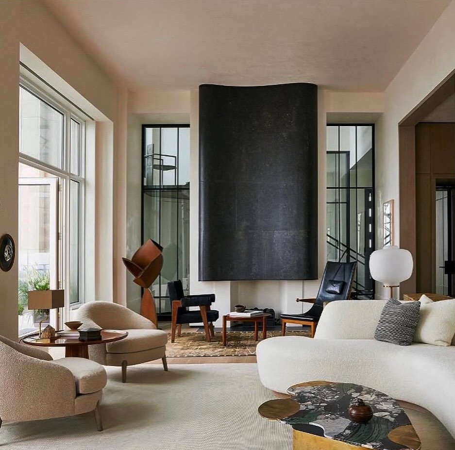 In the midst of all the chaos in the world, I found a quiet moment of inspiration today. A reminder that beauty and creativity still have a place in my heart 🖤