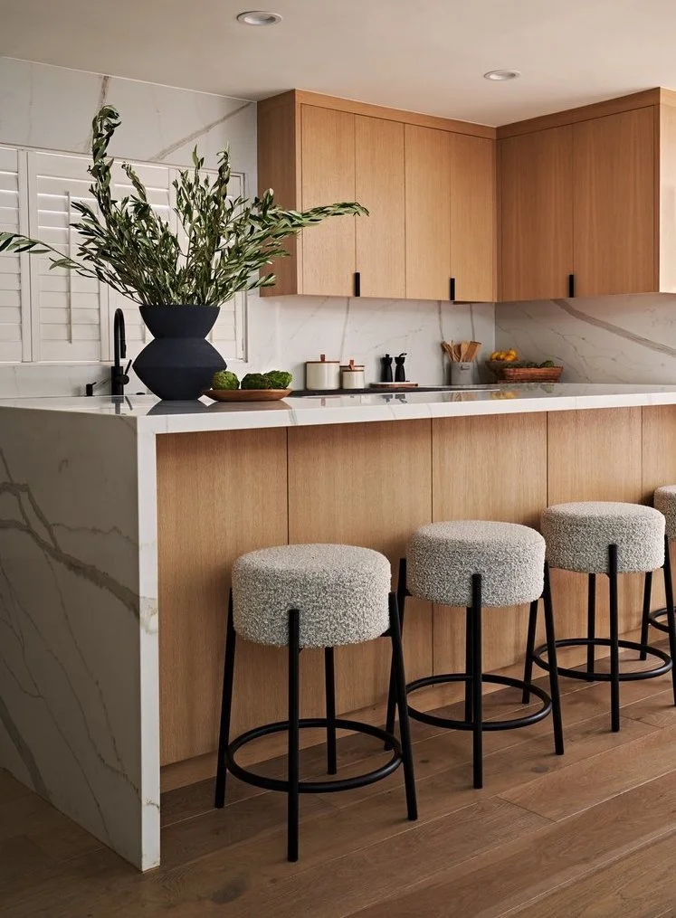 White oak Kitchen remodel in Studio City. High end residential interior designer Los Angeles. Karla Garcia Design Studio. Top 5 interior designers in Los Angeles.