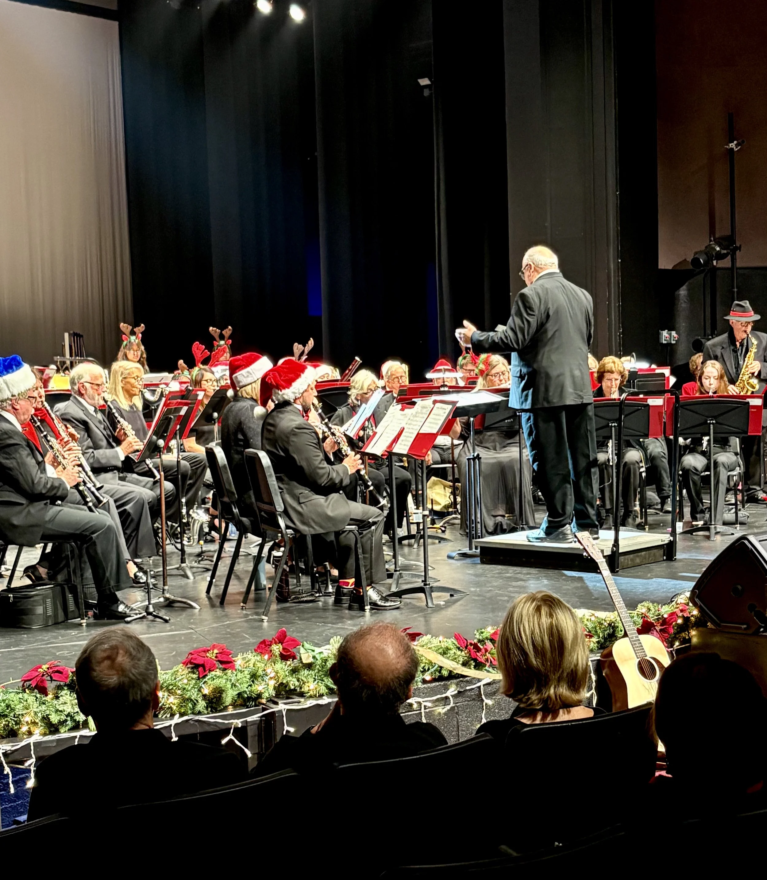 LCCB Holiday Concert 202511.jpeg