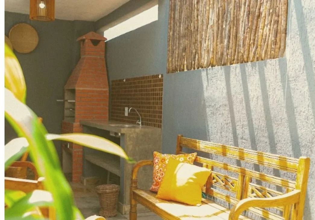 CASA ROOTS