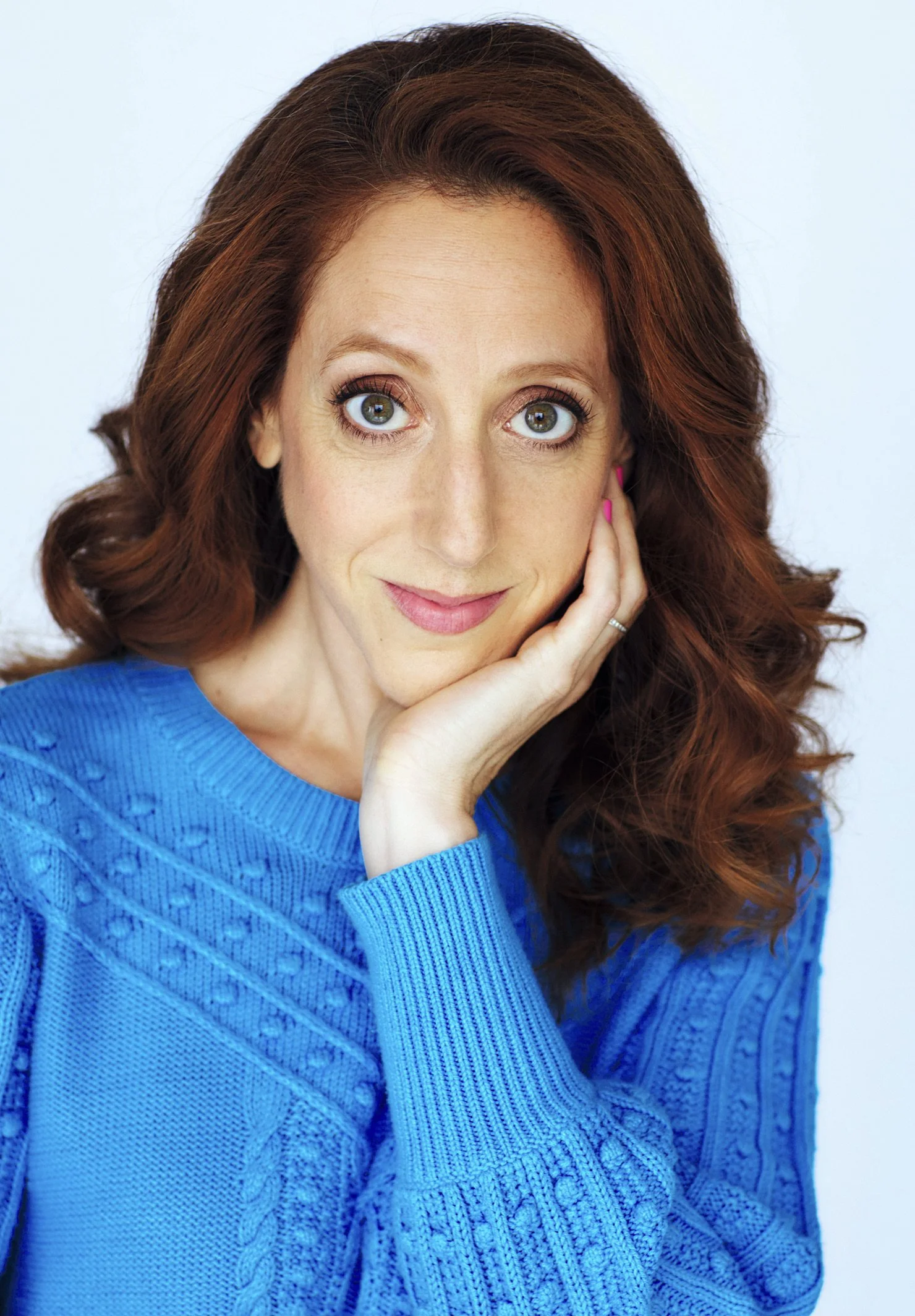 Copy of NEWAboutMePic.jpeg