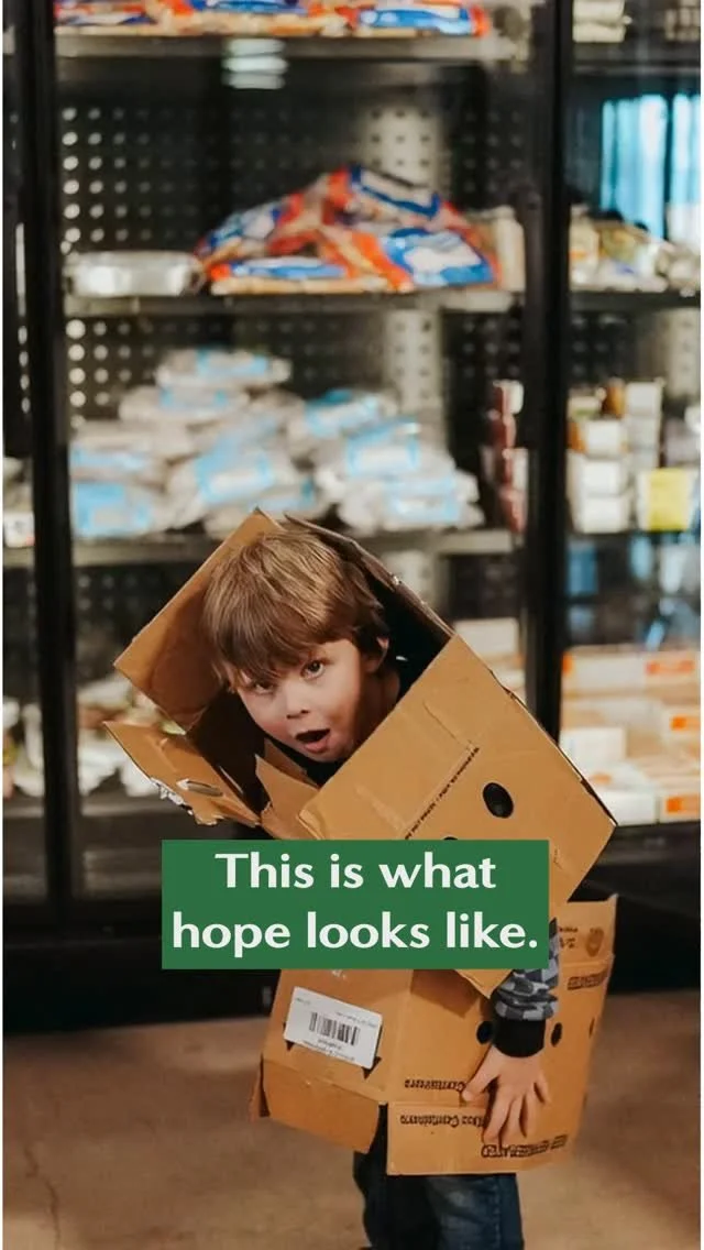 ❤️ A peek inside our no-cost grocery store ❤️
This is what hope looks like—volunteers stocking shelves, guests choosing produce, and smiles that remind us why dignity matters.
Each week, more than 1,500 families shop here at no cost, finding