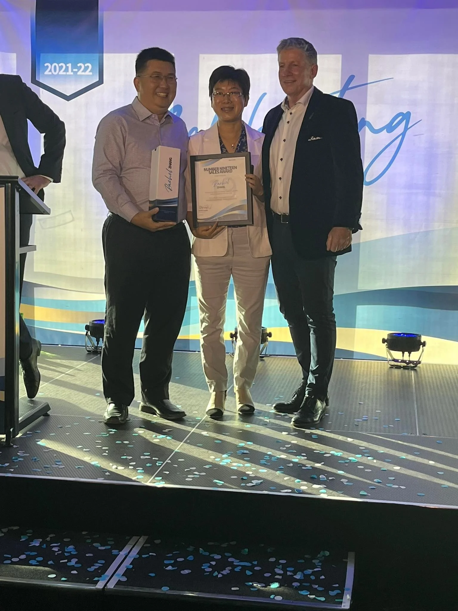 Top Consultant - Rachel Zhang Harcourts Cooper & Co Browns Bay