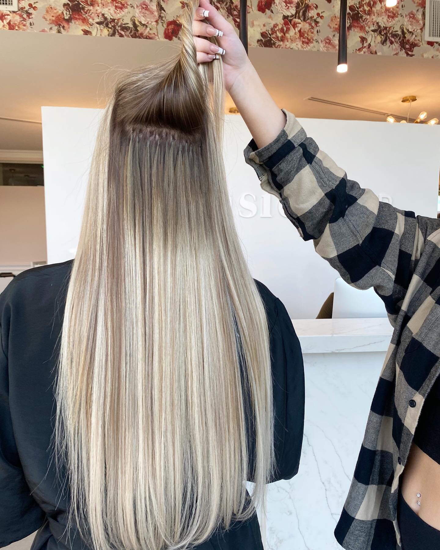 &ldquo;But what do they look like&rdquo; they ask &hellip; here&rsquo;s how 🤩 seemless ⁣
⁣
Extension install by @taylor.extensionbar ⁣
⁣
BOOK NOW! 480.231.5572⁣
⁣
#extensionbar #extensionbarAZ
