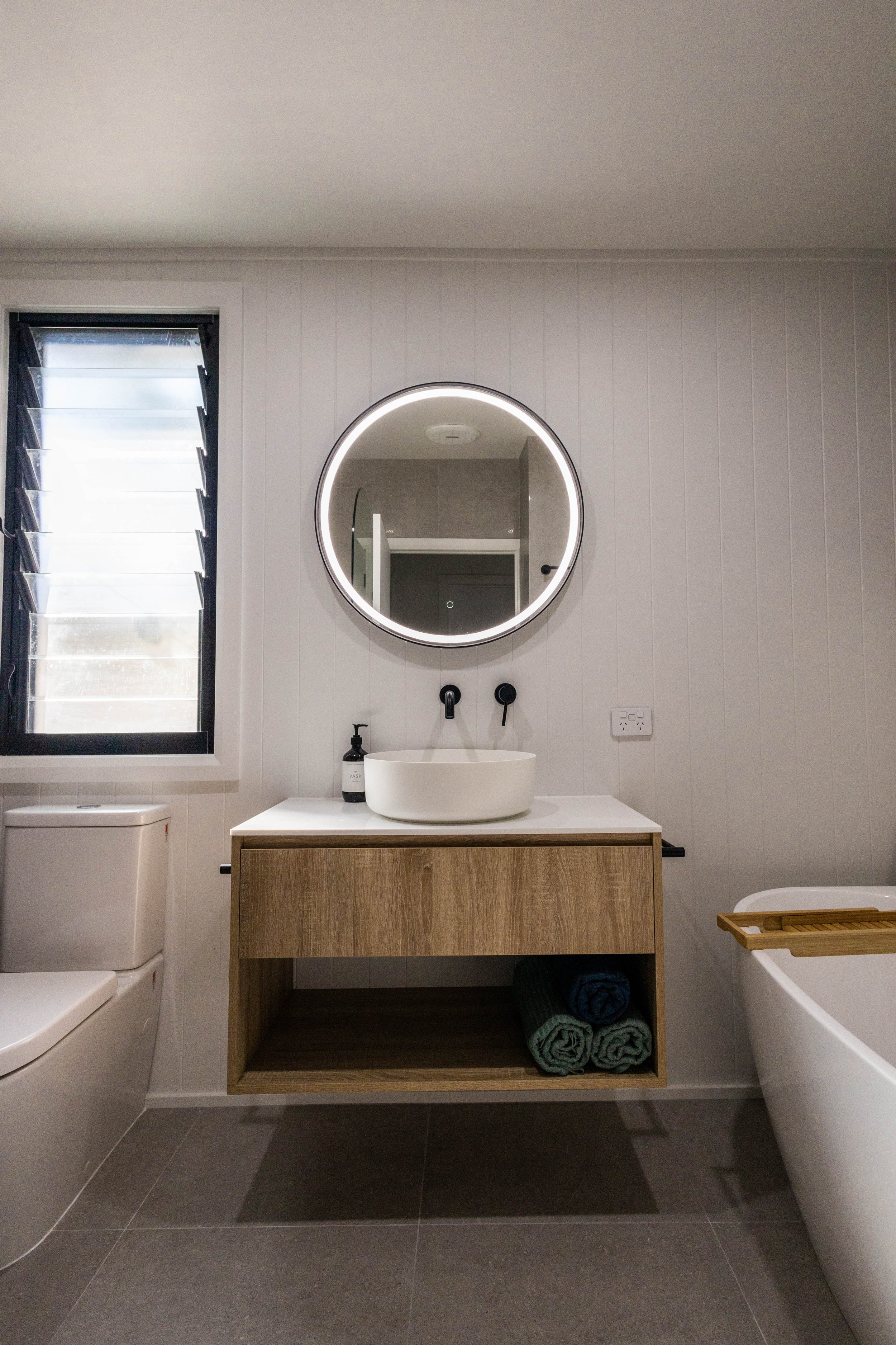 Vision Bathrooms_2 Allinga St_ (16).jpg