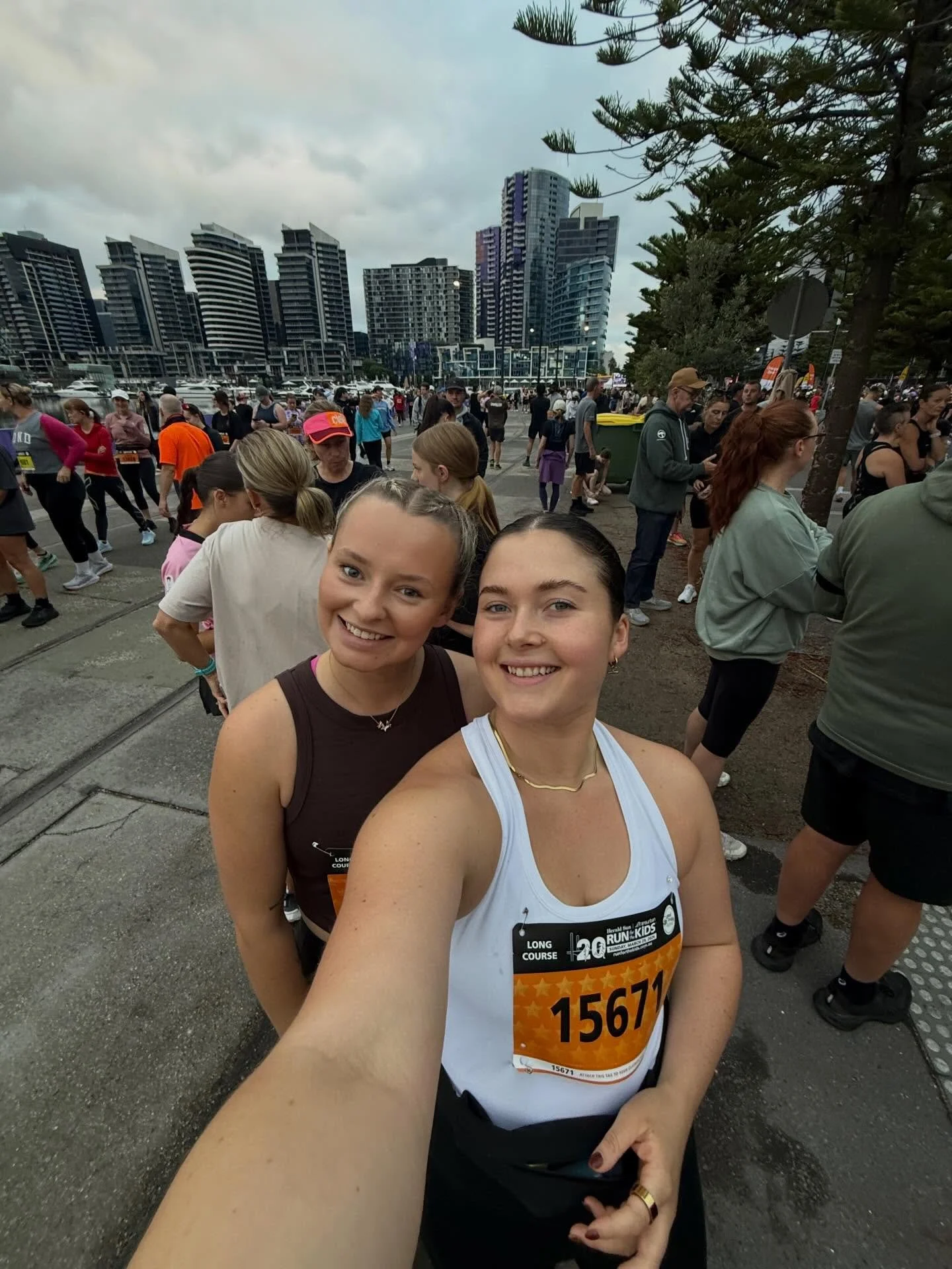 It&rsquo;s called a runner&rsquo;s high for a reason 💅💅
What a beautiful little weekend in Melbourne for @runforthekids and ofc the best fuelling / refuelling options 🤤and catch ups 

For a while in my younger years running was my whole personalit