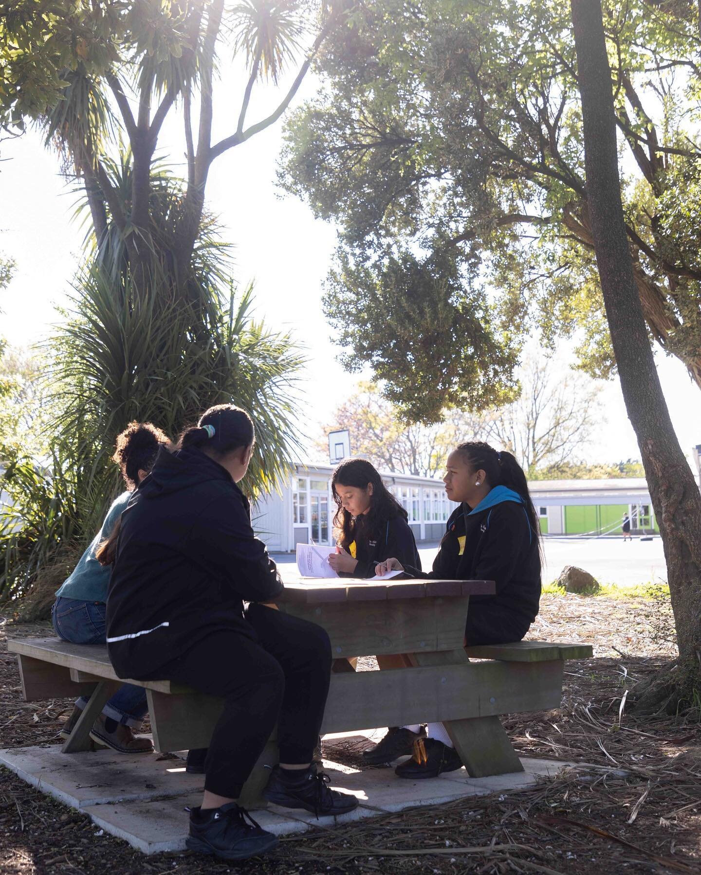 Day One of Place Cadets at Te Kōmanawa Rowley Avenue School! 💫

Exploring (and reflecting on) the outdoor play space with Kaiako Sophie and these enthusiastic Year 6 tamariki! ✨

@te_komanawa_rowley_school 
@rosiemurphy.me 
@gather_landscape_archite