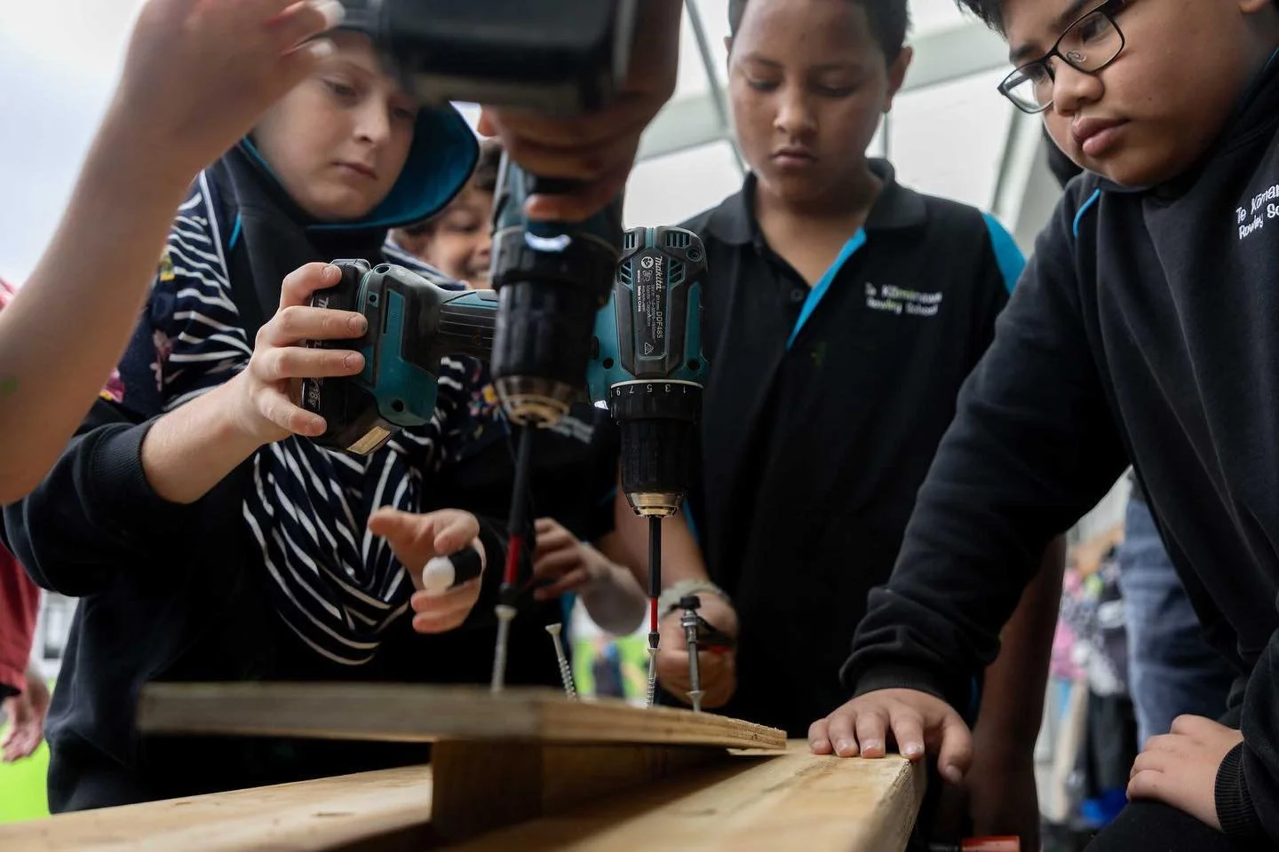 Tool skills prep! 🙌

Week 7 - Place Cadets @ Te Kōmanawa Rowley School 💫

Photography: @petramingneau 

@cast.lighting 
@rosiemurphy.me 
@gather_landscape_architecture 
@ratafoundation
@wsp_in_nz 
@wsp_landscapeud_nz 
@switchedonnz 
@placemakerschr