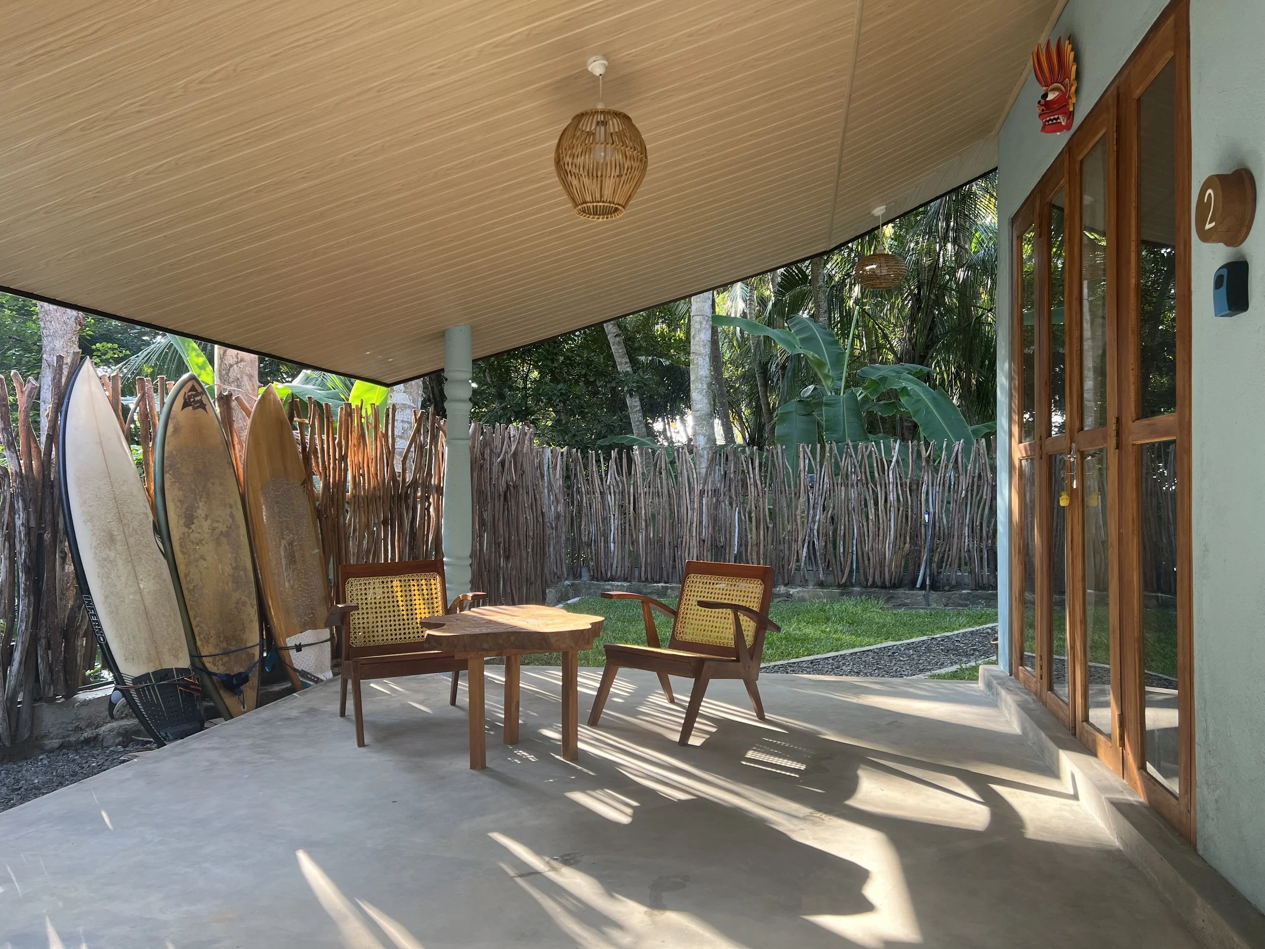 beach house unakuruwa into the blue covered terrace