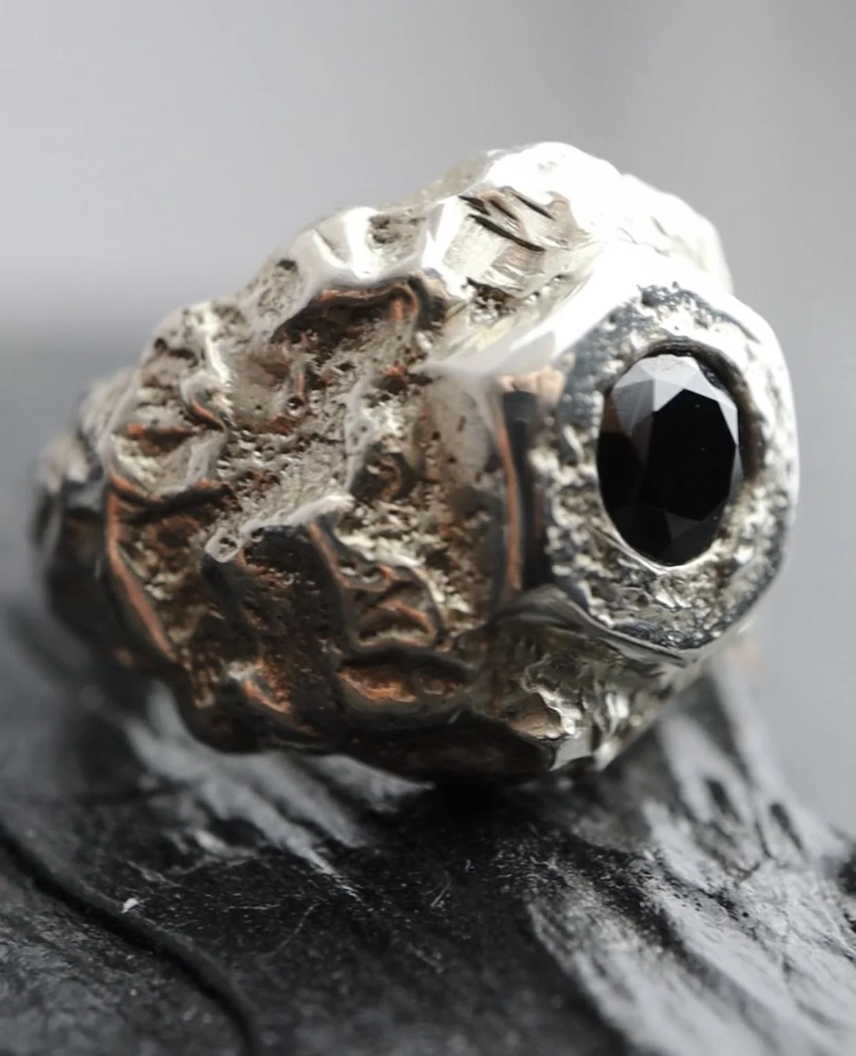 How to Choose the Right Memorial Piece