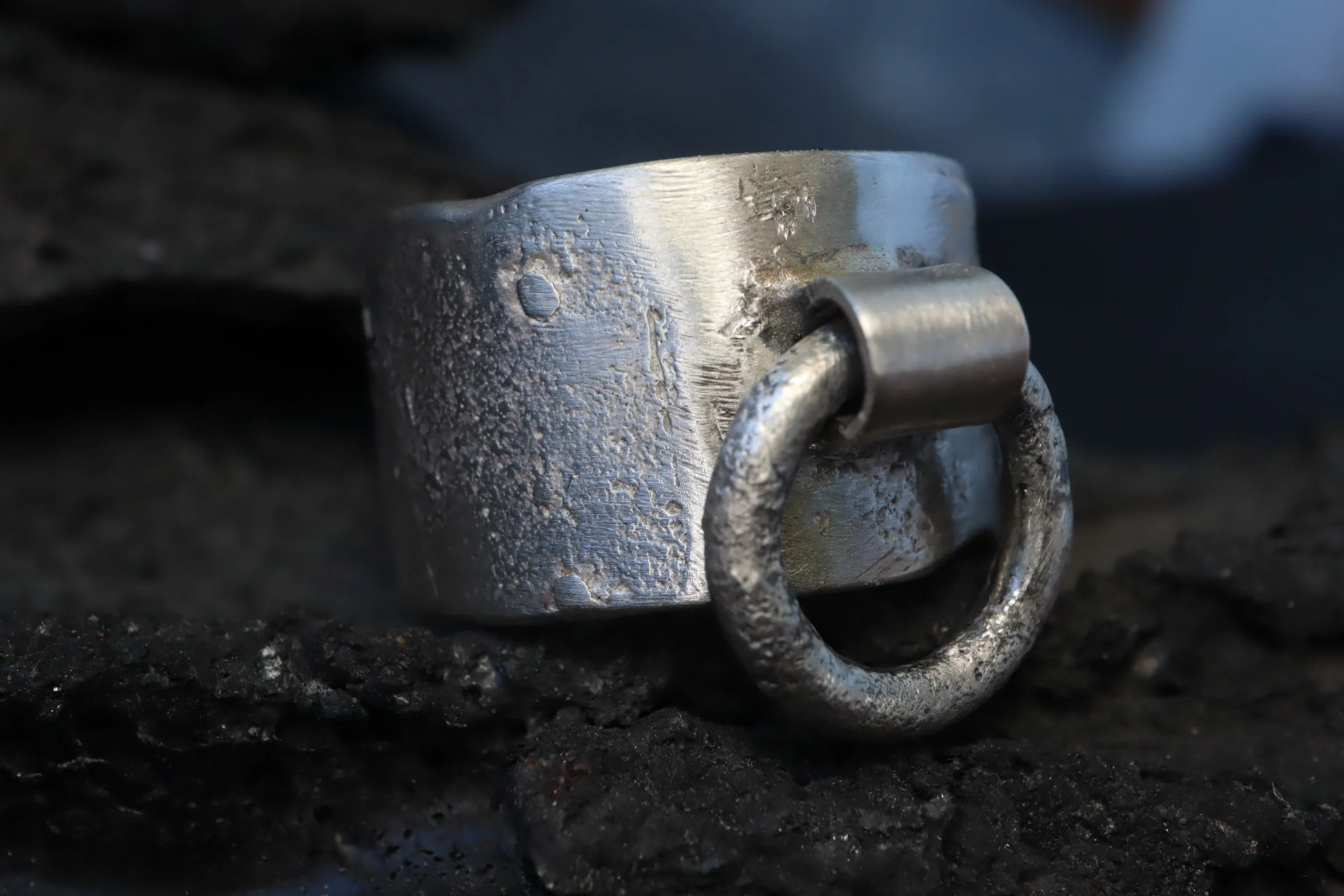 HINGE RING