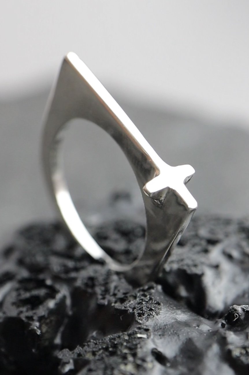Inverted Cross Ring