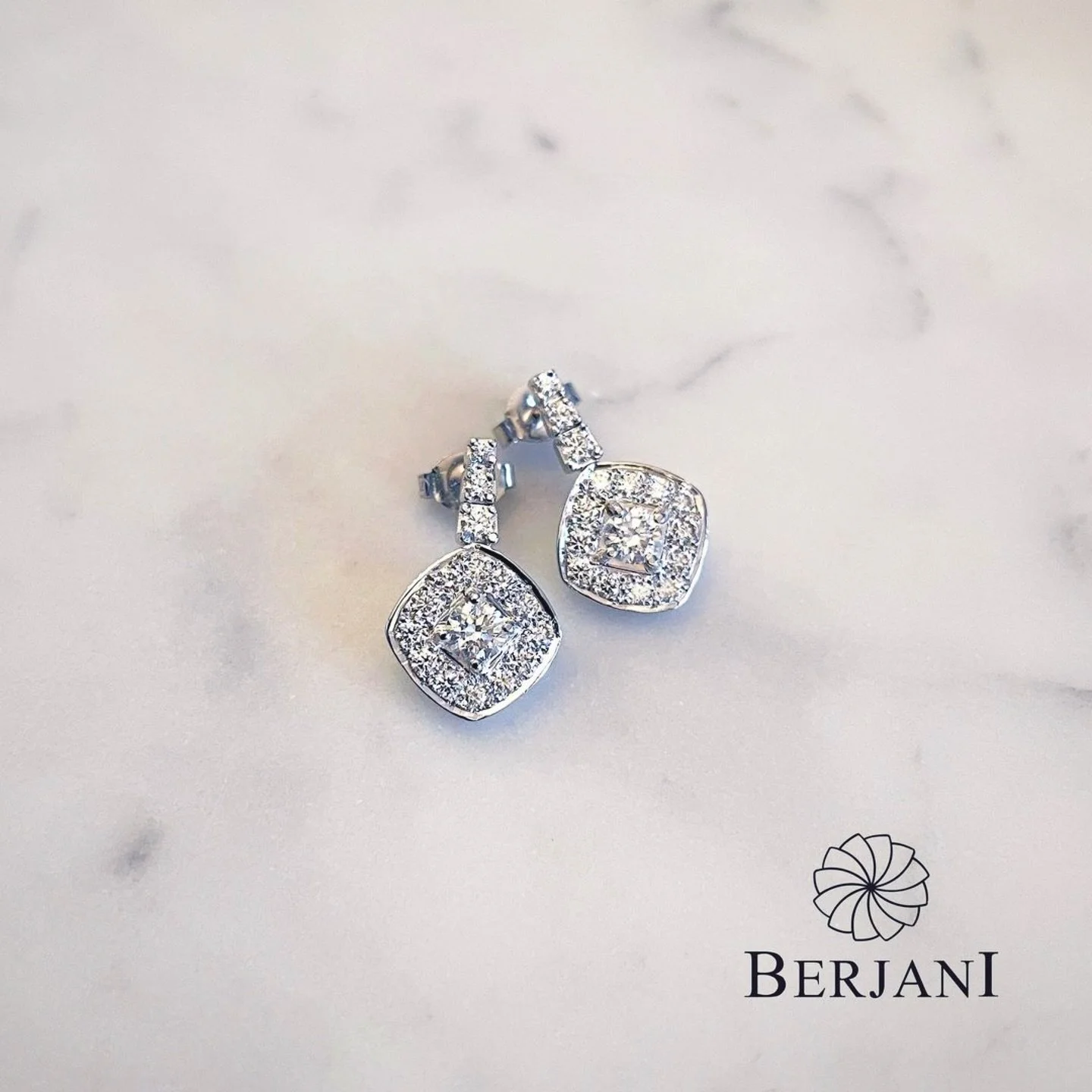 BERJANI Bespoke - Handcrafted in white gold and set with perfectly cut natural diamonds, this beautiful pair of diamond drop style earrings were custom made for a beautiful lady&hellip;

#gold #diamonds #custommade #earrings #jeweller
