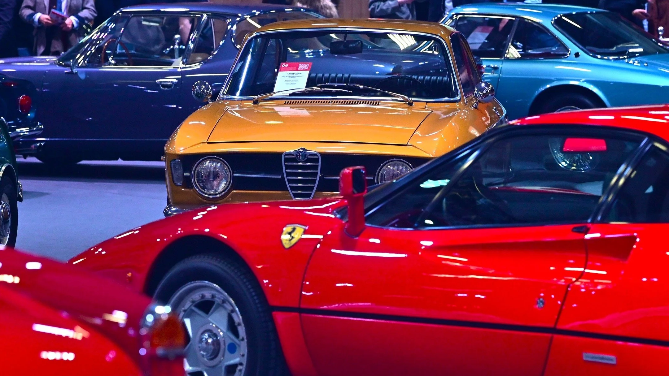 What a great carshow that was, Retromobile in Paris. Incredibly beautiful stands, very rare and beautiful cars in great light. Fun to make photographs and if I get a bit of free time these might result in new paintings. And perhaps in the future I mi