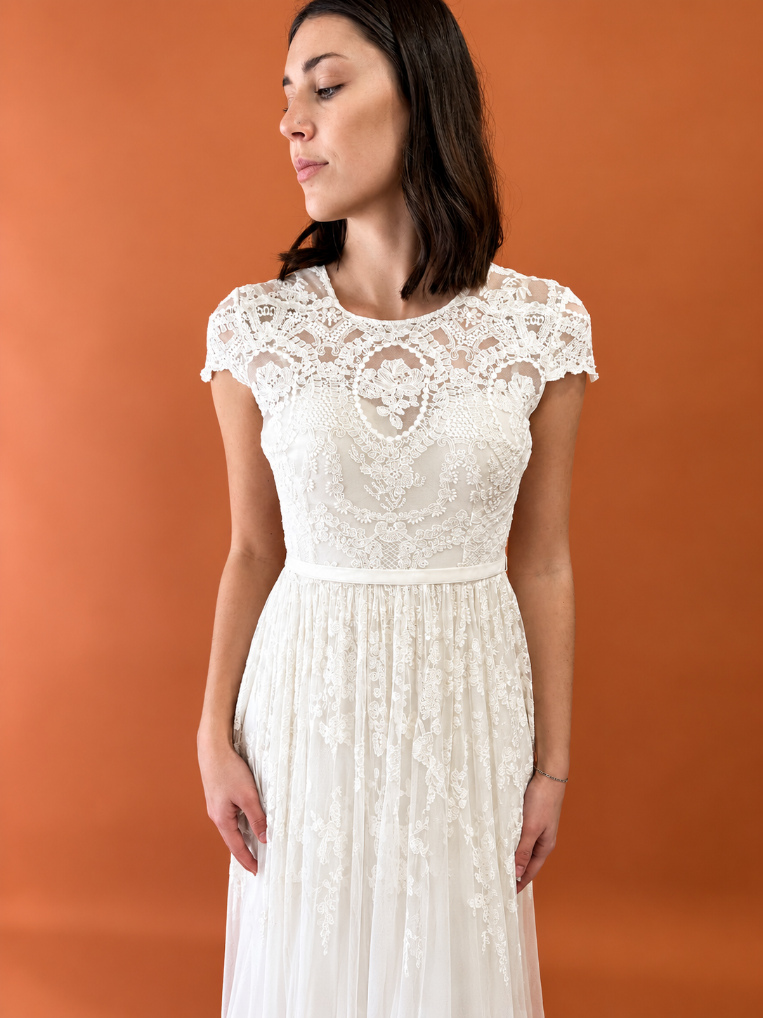 Erin_Clare_Bridal_Willow (12).png