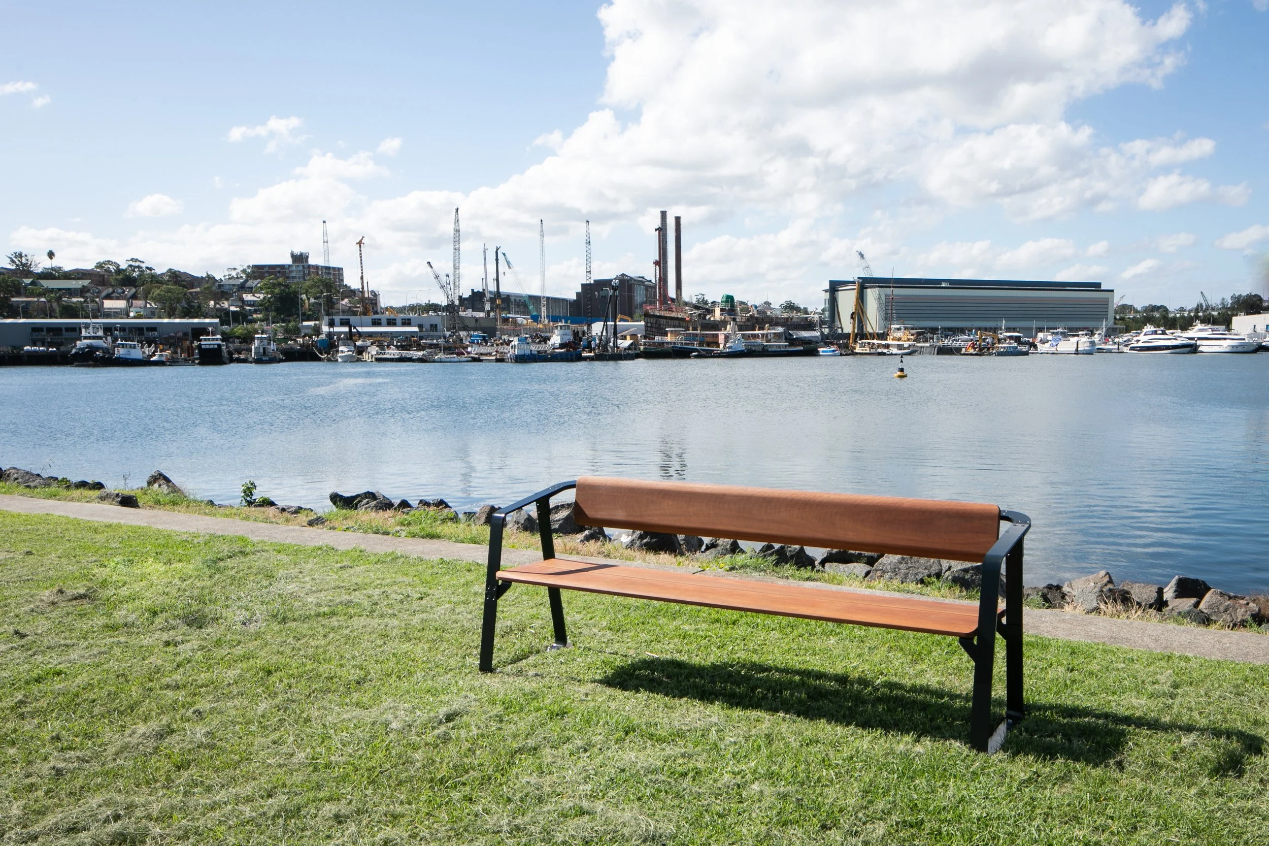 2103_Felton Industries - Ribbon Range Street Furniture-4.jpg