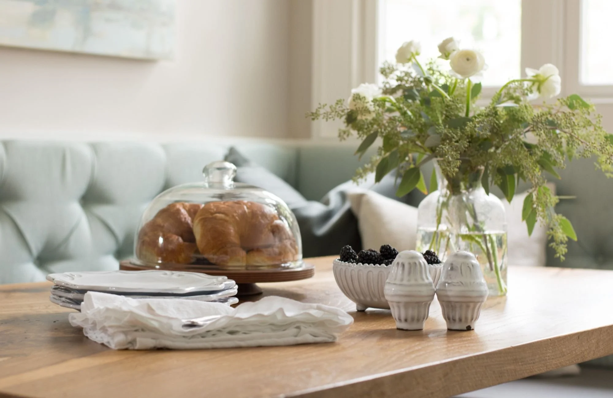 Creating a Home That Welcomes Guests: Design Tips for Entertaining with Ease