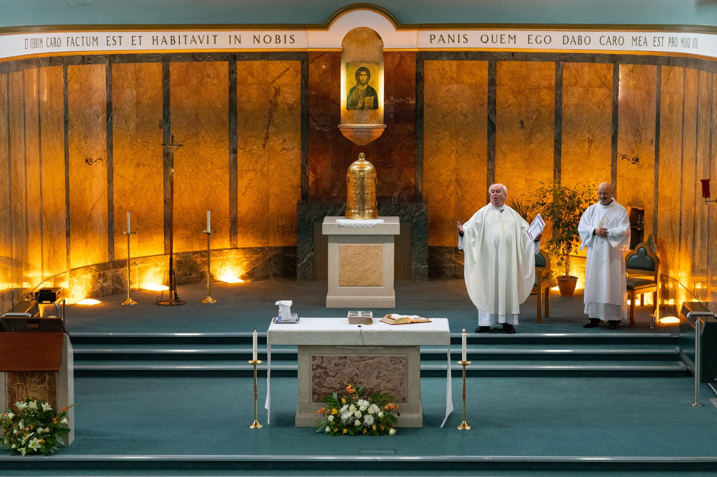 St John's Juniors Holy Communion-015.jpg