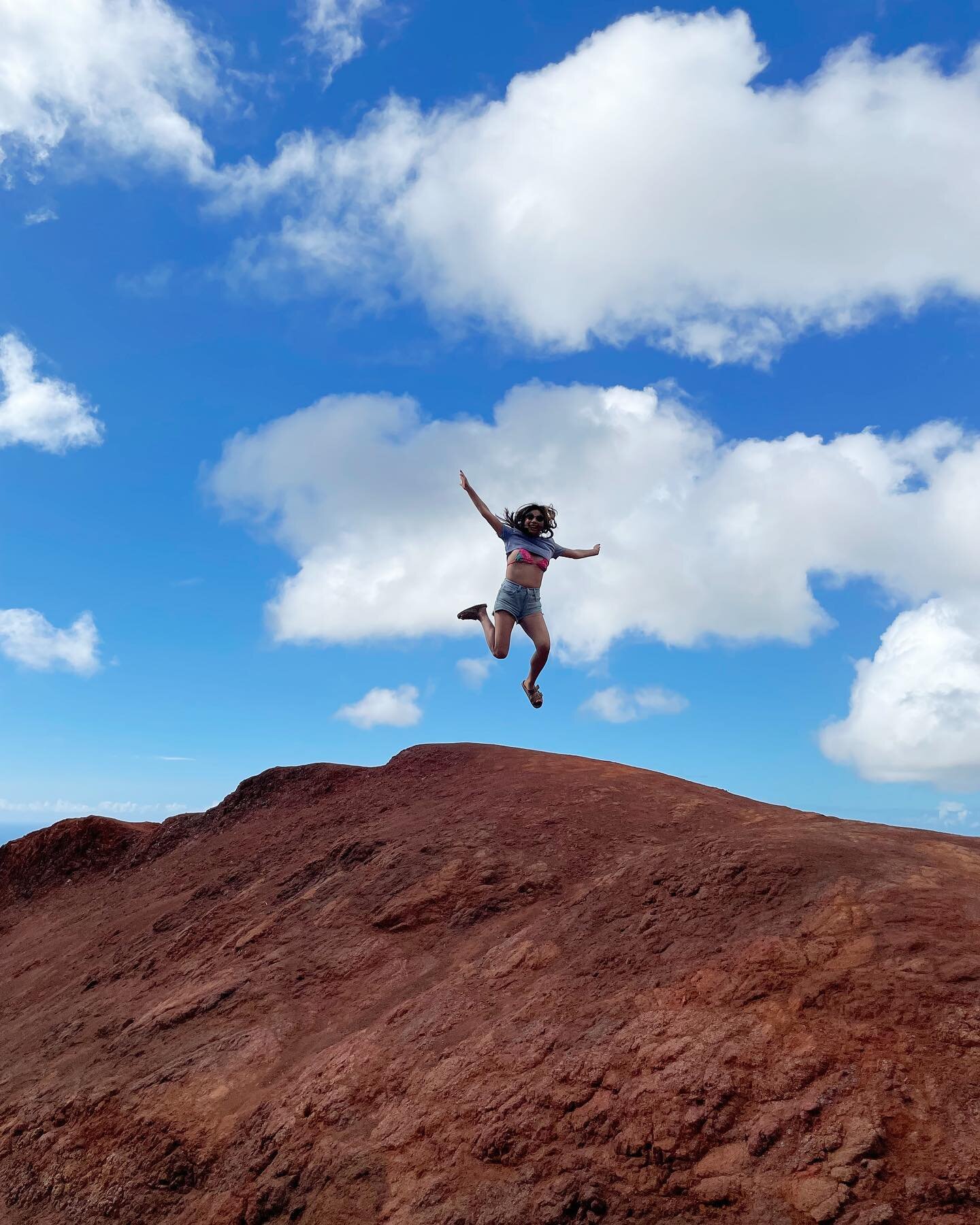 In the clouds ☁️☁️☁️ #kauai #hawaii
.
.⠀⠀⠀⠀⠀⠀⠀⠀⠀
.⠀⠀⠀⠀⠀⠀⠀⠀⠀
.⠀⠀⠀⠀⠀⠀⠀⠀⠀
.⠀⠀⠀⠀⠀⠀⠀⠀⠀
#iamwellandgood #goodmoves #melissapilates #sosheslays #phillyblogger #beautyblogger #bewellphilly #whatiwore #athleisure #pilatesinstructor #pilates #pilatesworkout #p