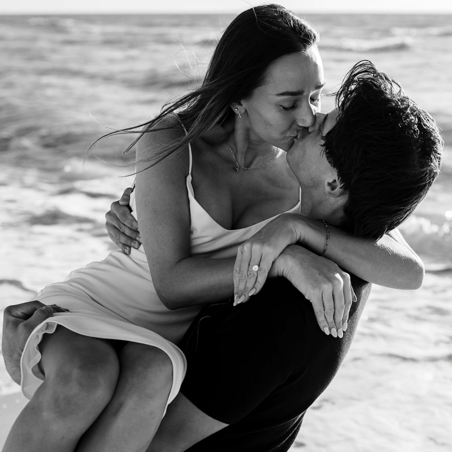 Who says you can't have black and white beach photos?! Also, how freaking cute are these two? 🖤🤍
.
.
.
#engaged #engagementshoot #engagementphotographer #naplesengagementphotographer #naplesengagement #shesaidyes #gettingmarried #beachphotoshoot #b