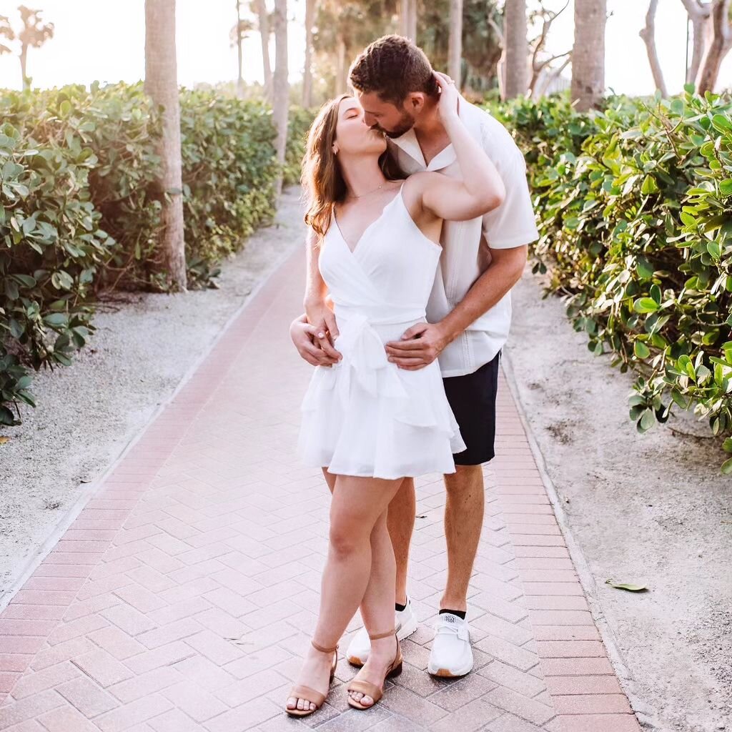 Loving all these sweet engagements and fun couples! Congratulations Mariah &amp; Jeremy! 💍
.
.
.
#engaged #engagementphotographer #engagementshoot #marcoislandphotographer #marcoislandengagement #beach #beachengagement #shesaidyes #proposal #soontob