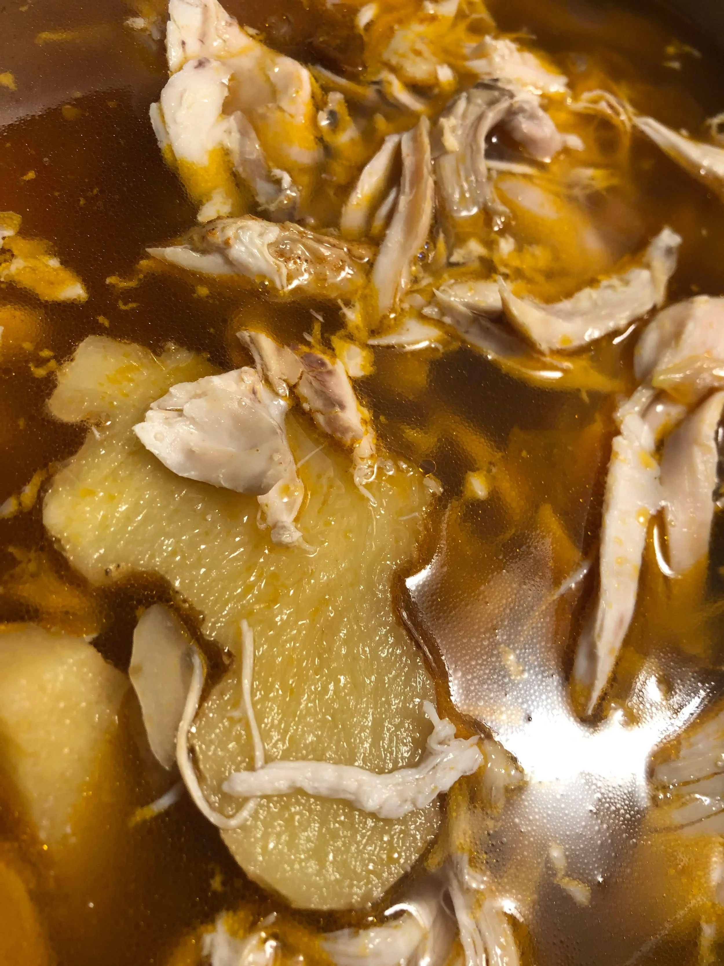 Bouillons d'os parfumés et apaisants.