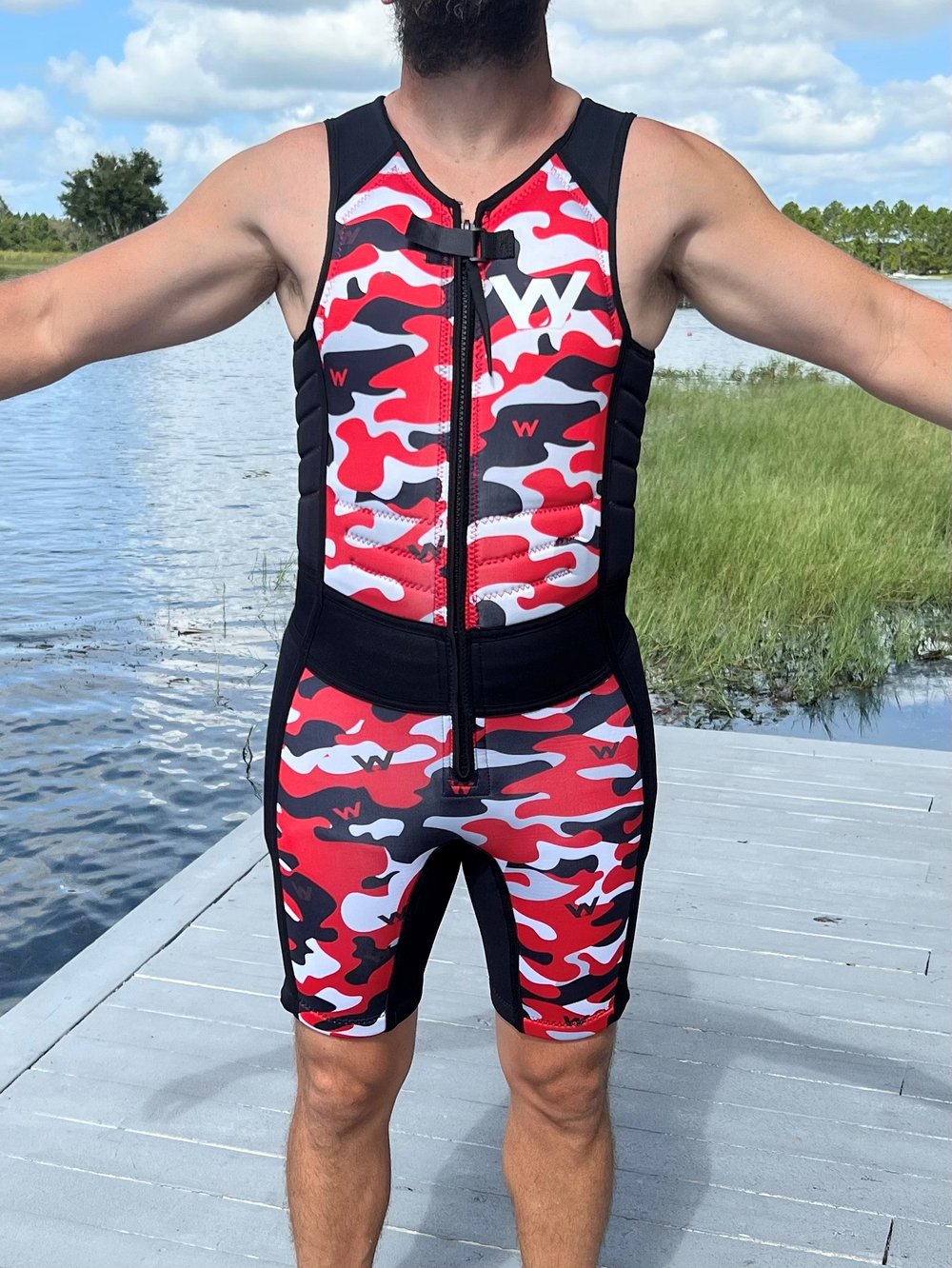 omhyggeligt embargo Gå op og ned Red Camo Suit 2022 — Waters Wetsuits