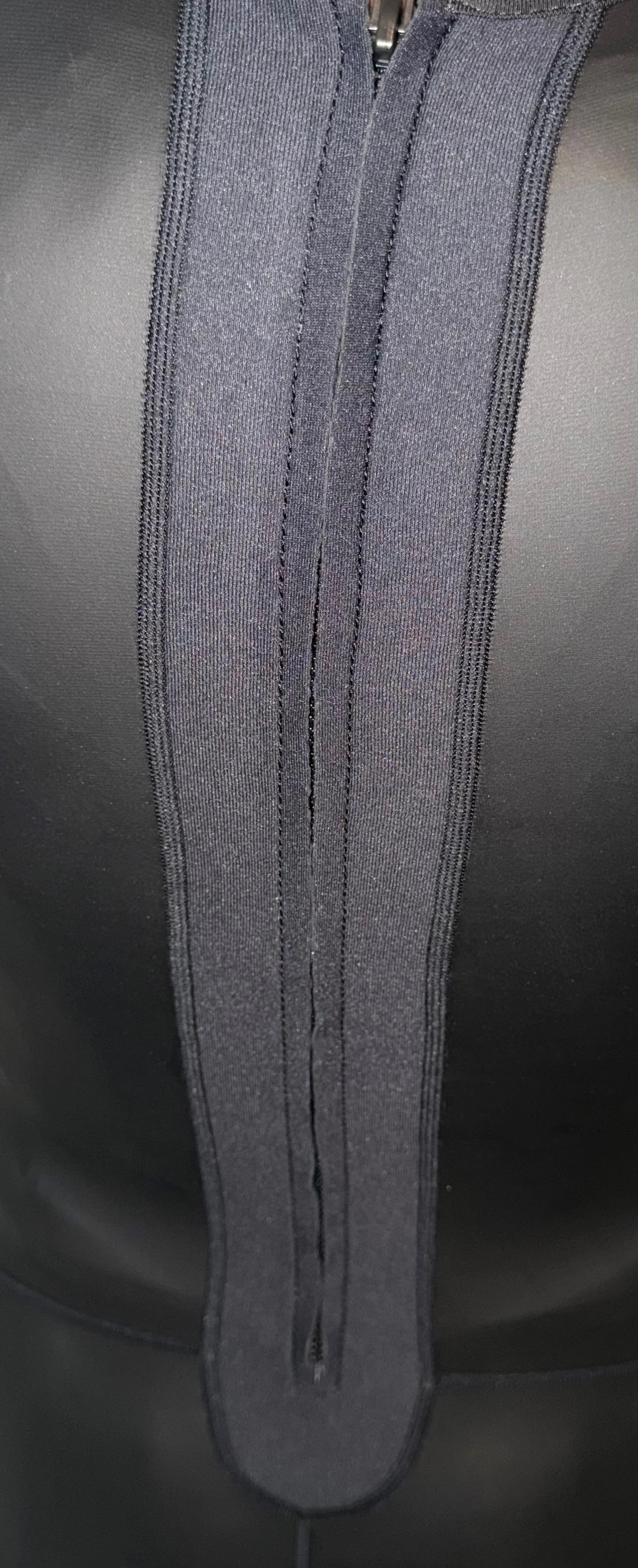 zipper detail.jpg