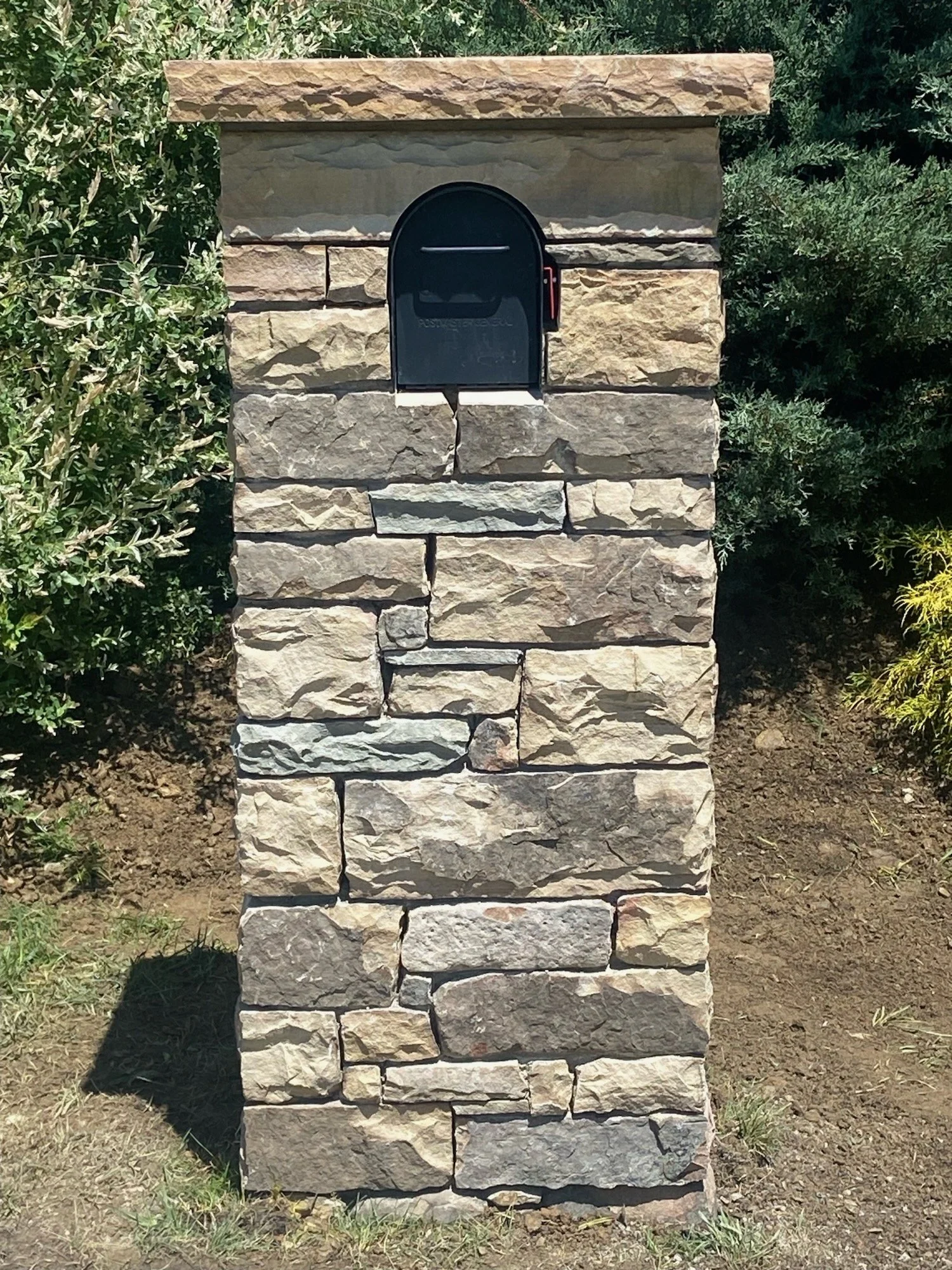 Mailbox column, Weaverville