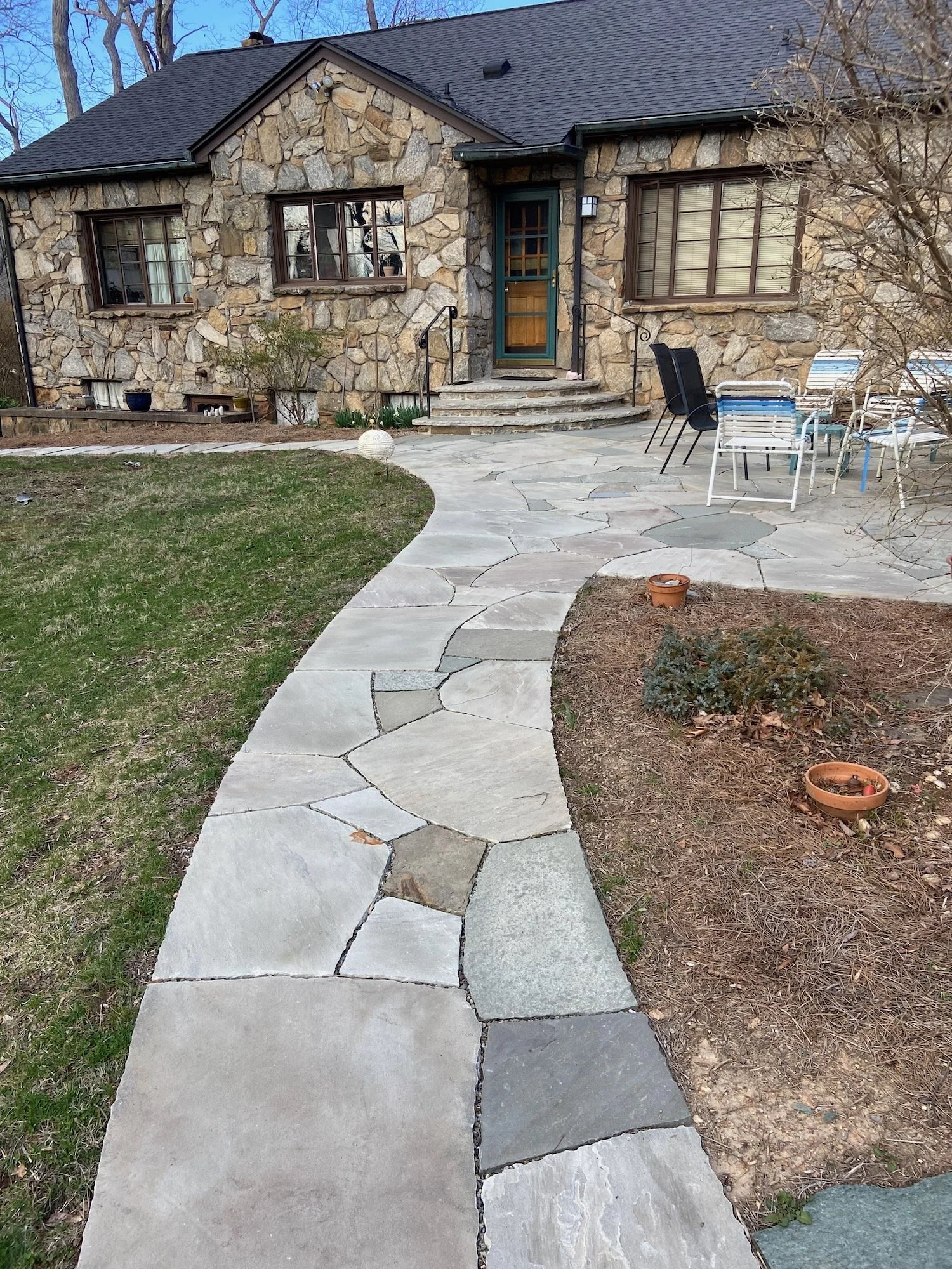 Gray Tennessee and Pennsylvania full color complete this pathway, Beaver Lake area