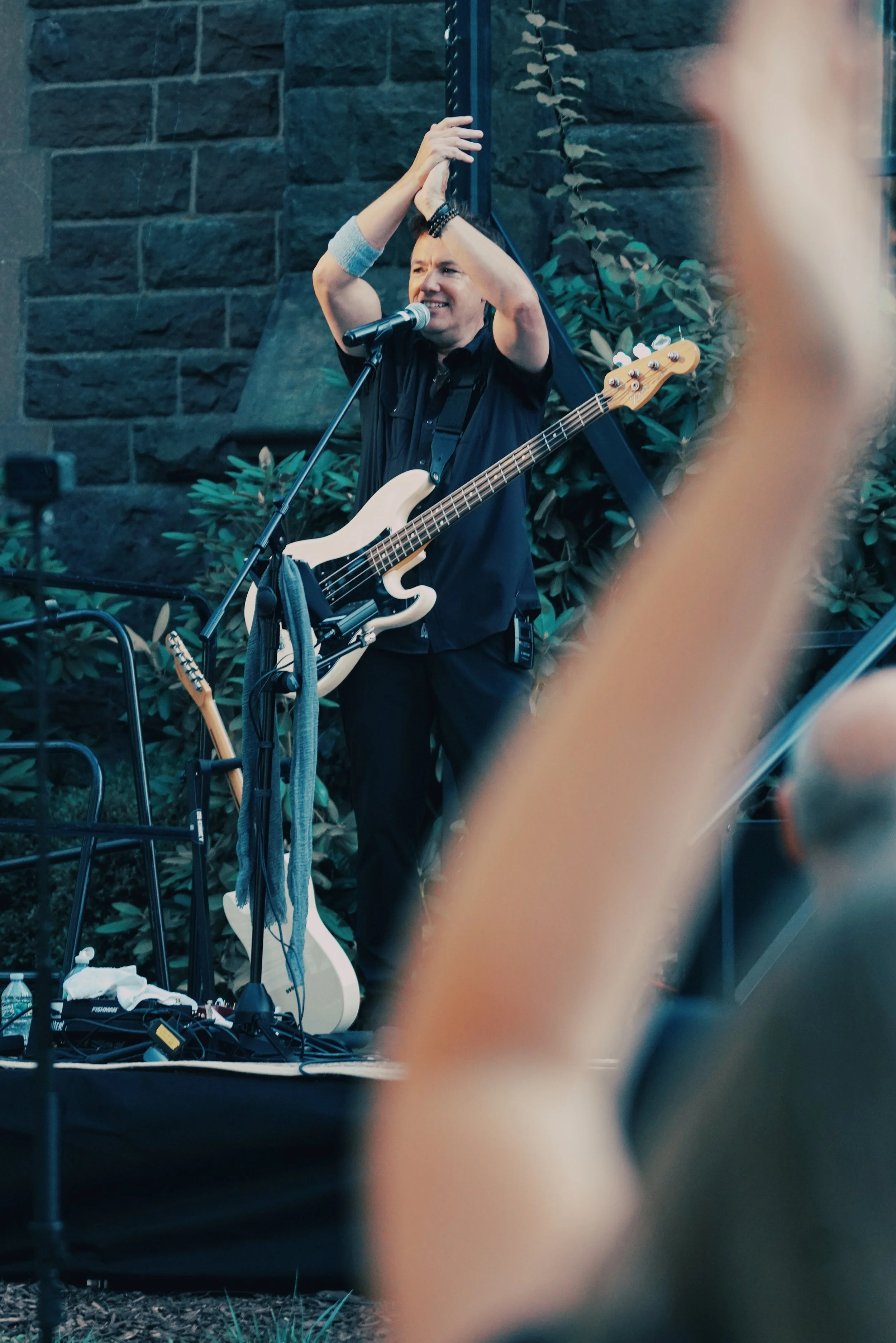 Falling In Stereo- Dave clap.jpg