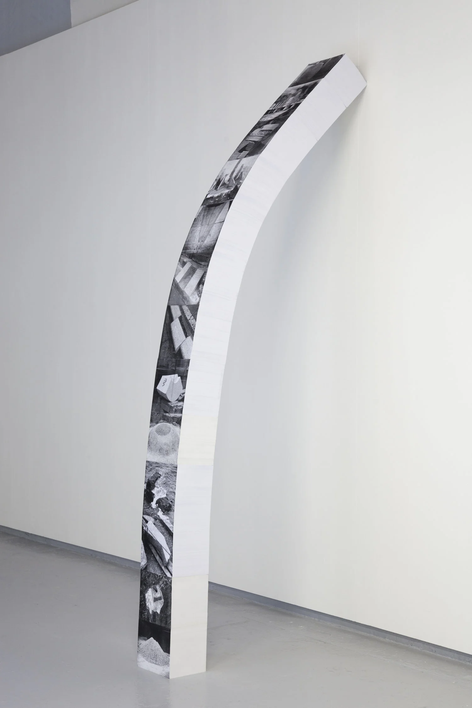Caroline Reveillaud - Objet, surface, ligne, pli, sculpture