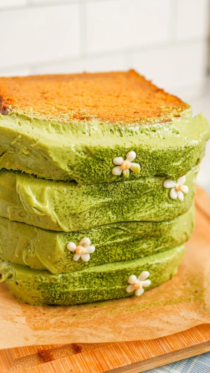 This pumpkin loaf with matcha cream cheese frosting is easy to make and bakery-worthy