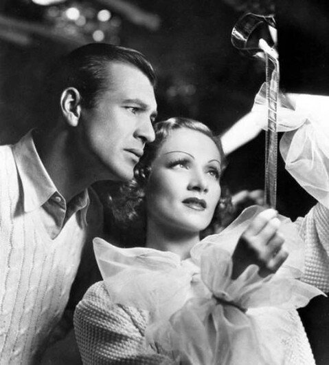 Cooper and Marlene Dietrich in Frank Borzage's Desire ❤️

#garycooper #marlenedietrich #desire #frankborzage #oldhollywood