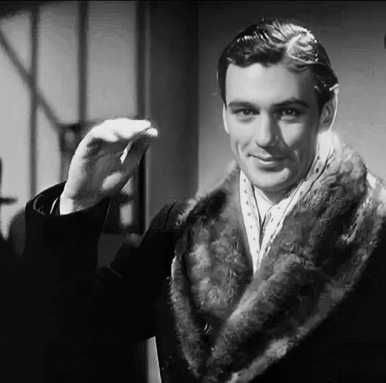 A very young Gary Cooper decked out in fur for City Streets (1931)

#garycooper #oldhollywood