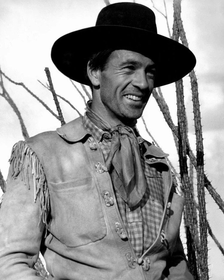 🤠Saddle up for a Wild West adventure with Gary Cooper in &quot;The Westerner&quot; (1940). Directed by William Wyler, this iconic Western follows drifter Cole Harden as he clashes with the notorious rancher Judge Roy Bean, played by Walter Brennan. 