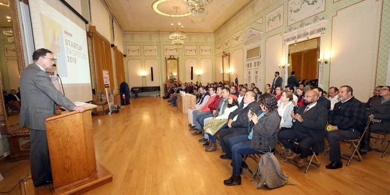 Entregaron 300 mil pesos a ganadores de Startup 2019.