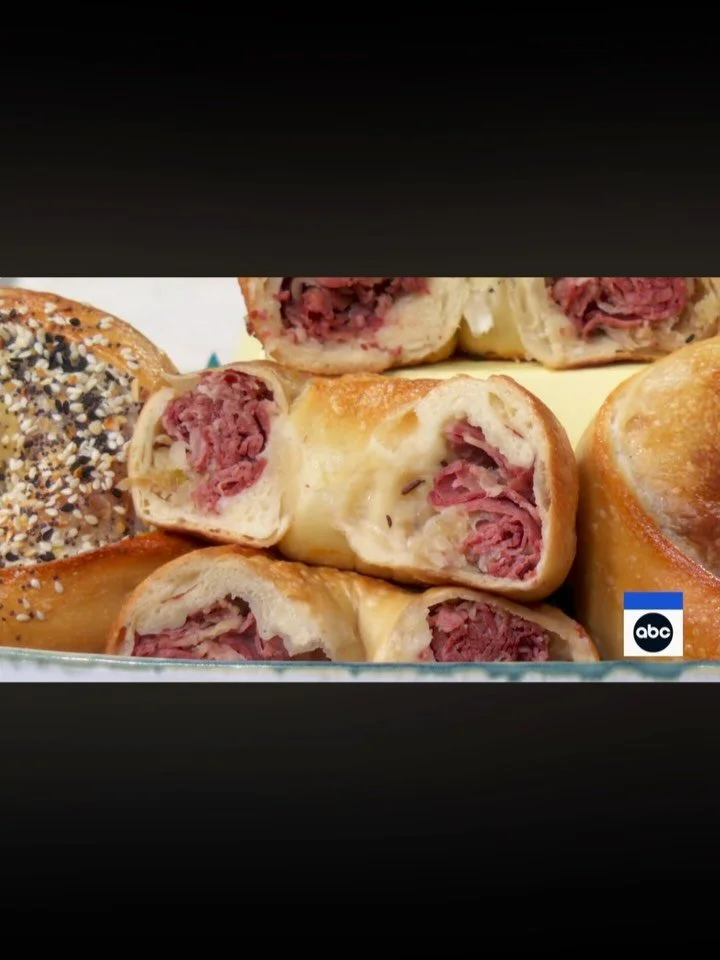 Just a regular Tuesday 🍀

1 &amp; 2. Early morning bagel drop for our Corned Beef &amp; Cabbage Stuffed Bagels &amp; getting called a social media sensation by @goodmorningamerica 🥹😭💙
3. Photoshoot with @alexstein 
4. Watching the segment from th
