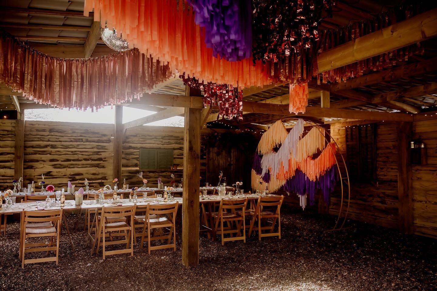 If you&rsquo;re looking for big impact decor, streamers are your answer! 

And for all manner of amazing wedding suppliers, check out the crew:

Concept: @sonder.lust.photography &amp; @the_prop_library 
Photography lead: @sonder.lust.photography 
Se