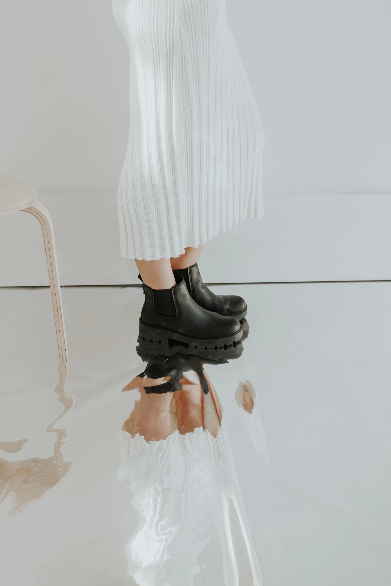 Ashley Izsak, brand and website designer based in ottawa - founder of Ash Izsak studio, image by Alexa Mazzarello