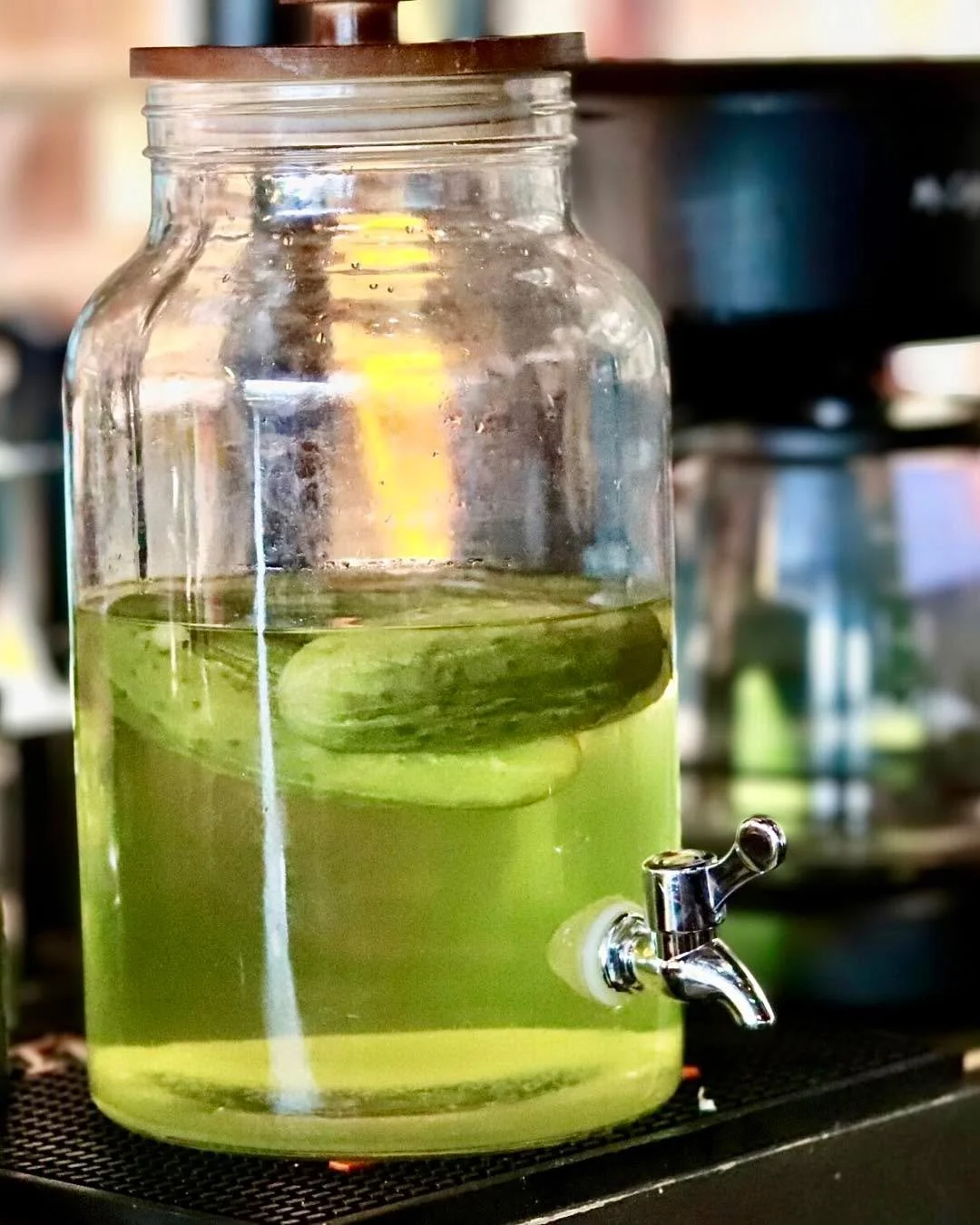 We know what it is you want&hellip; 👀🥒
Our pickle shots are calling your name

Come get exactly what you came for. 💚

#PickleShot #TheAngryElephant #ShotOClock
