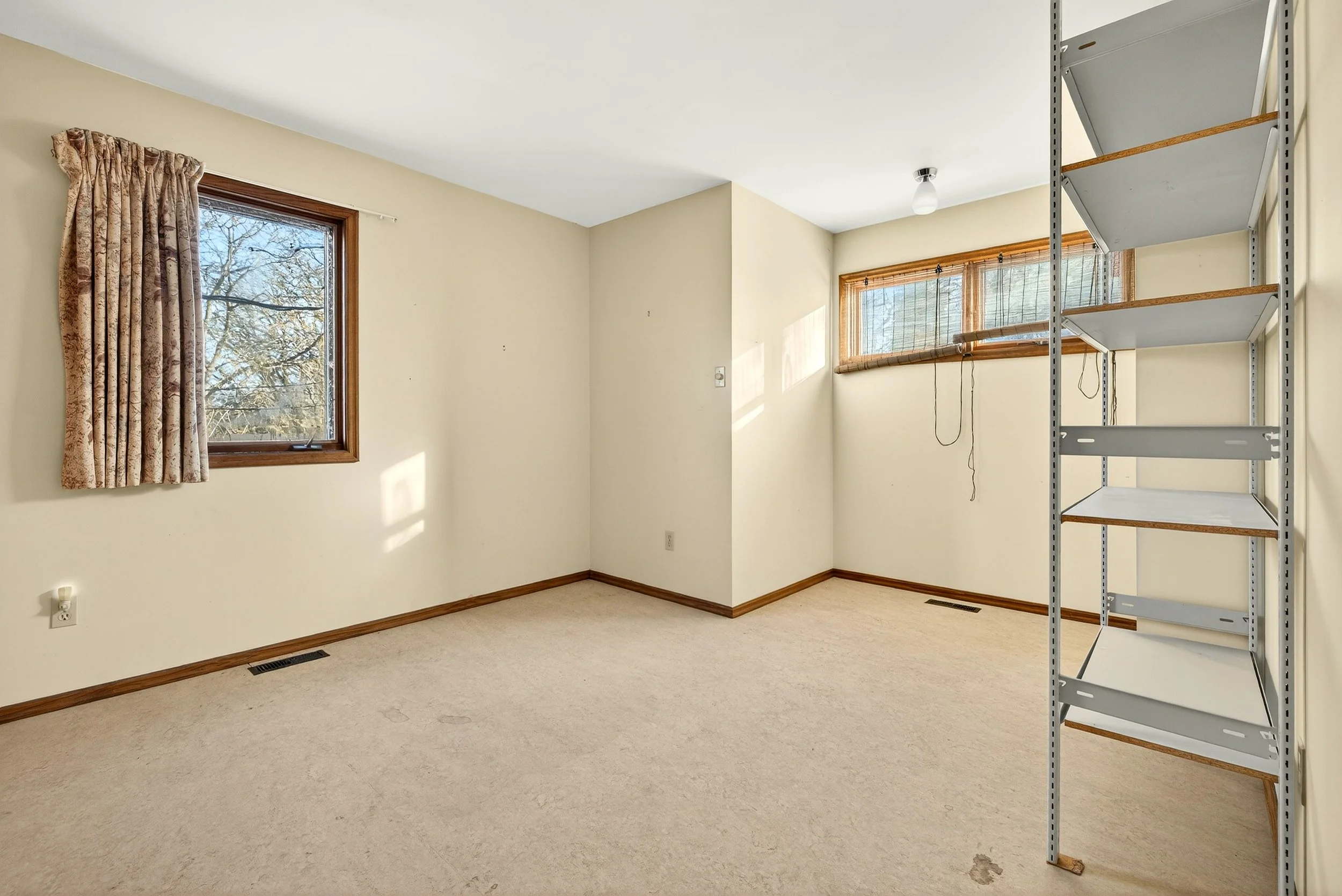 14-1645 Lee Blvd-00013.jpg