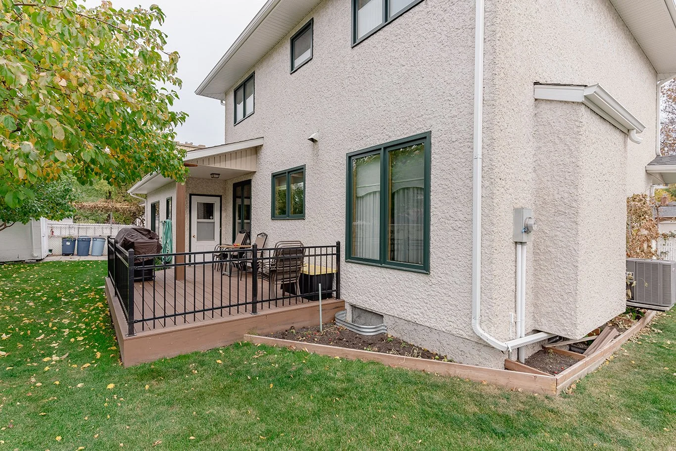 8. 11 Deborah Place.jpg