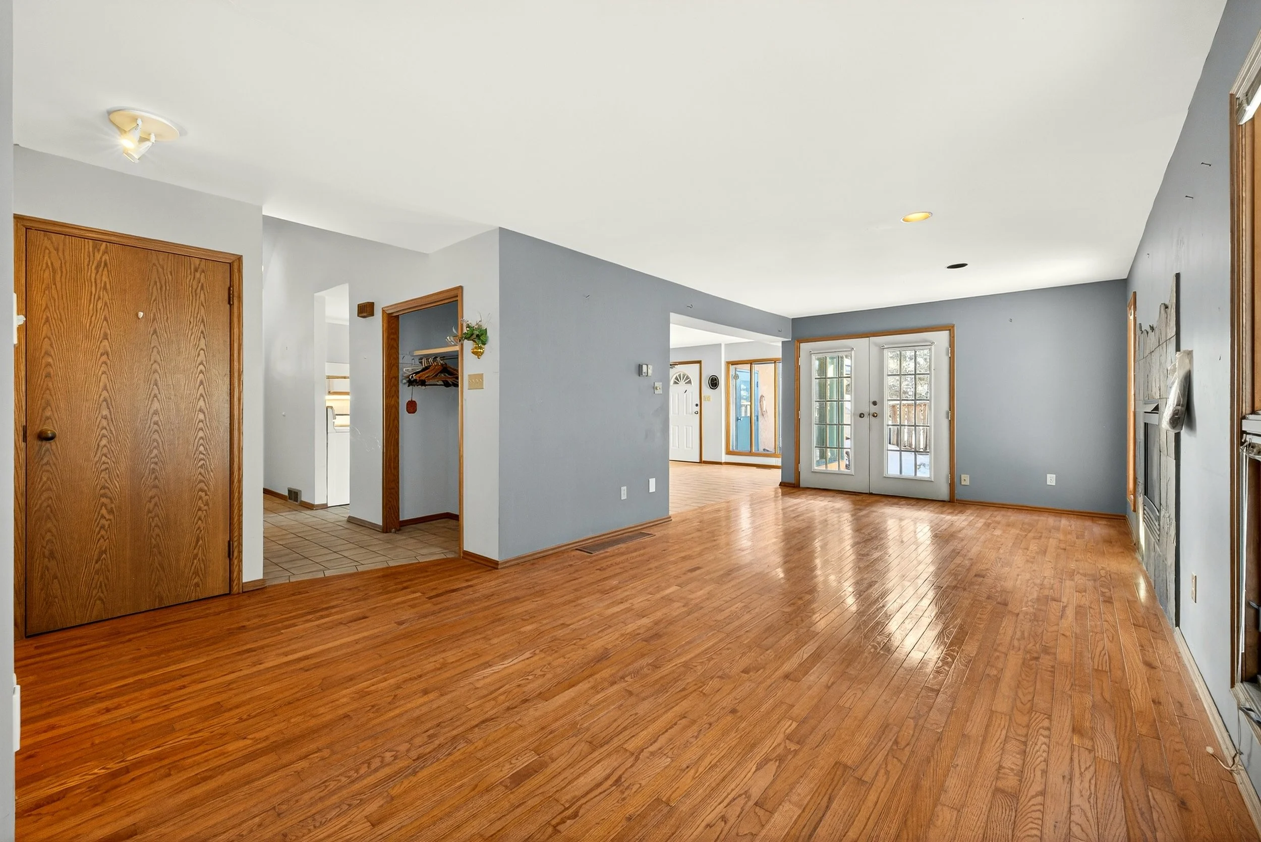 09-1645 Lee Blvd-00008.jpg